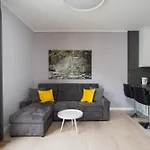 Metro Wierzbno Stylish Apartment